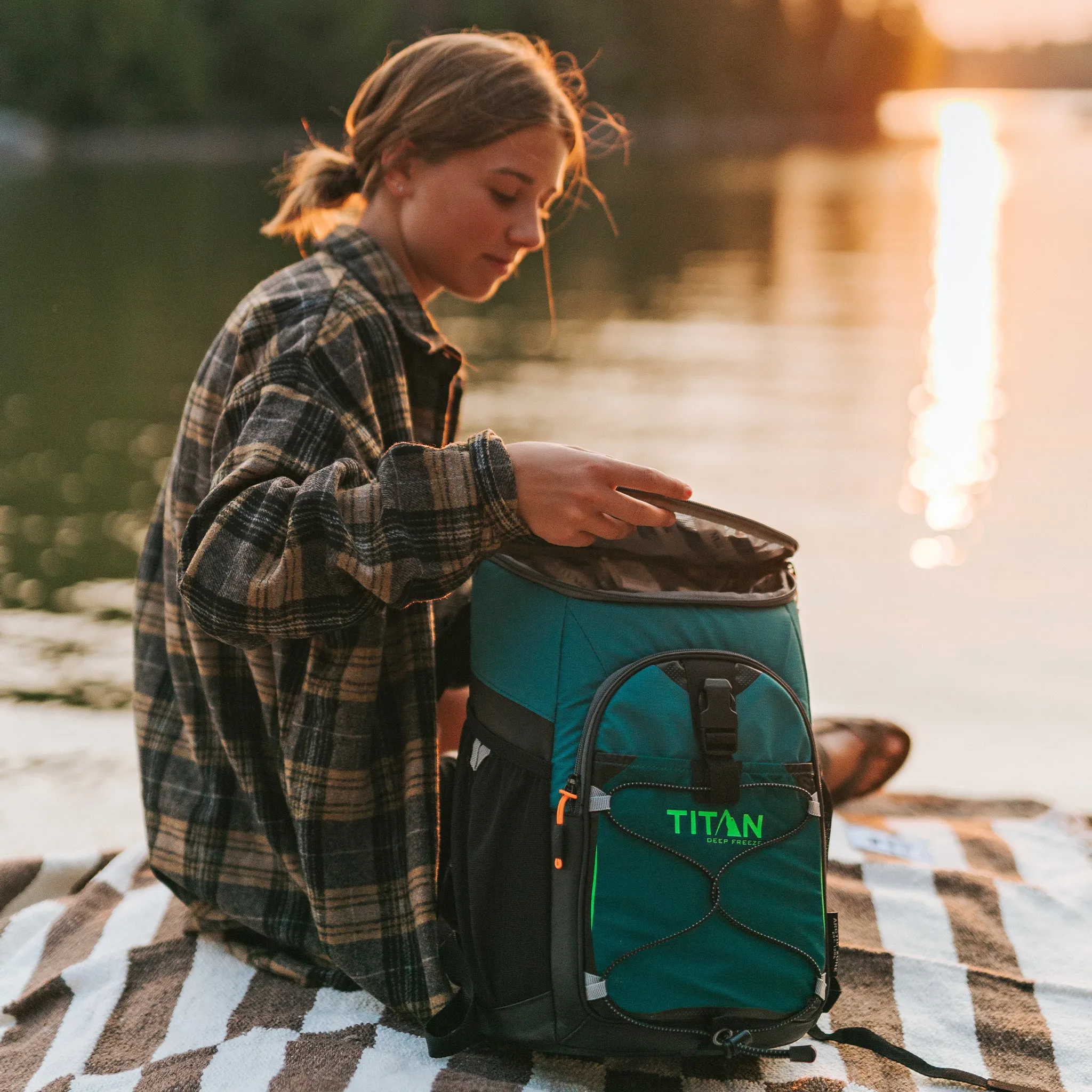 24 Can Backpack Cooler