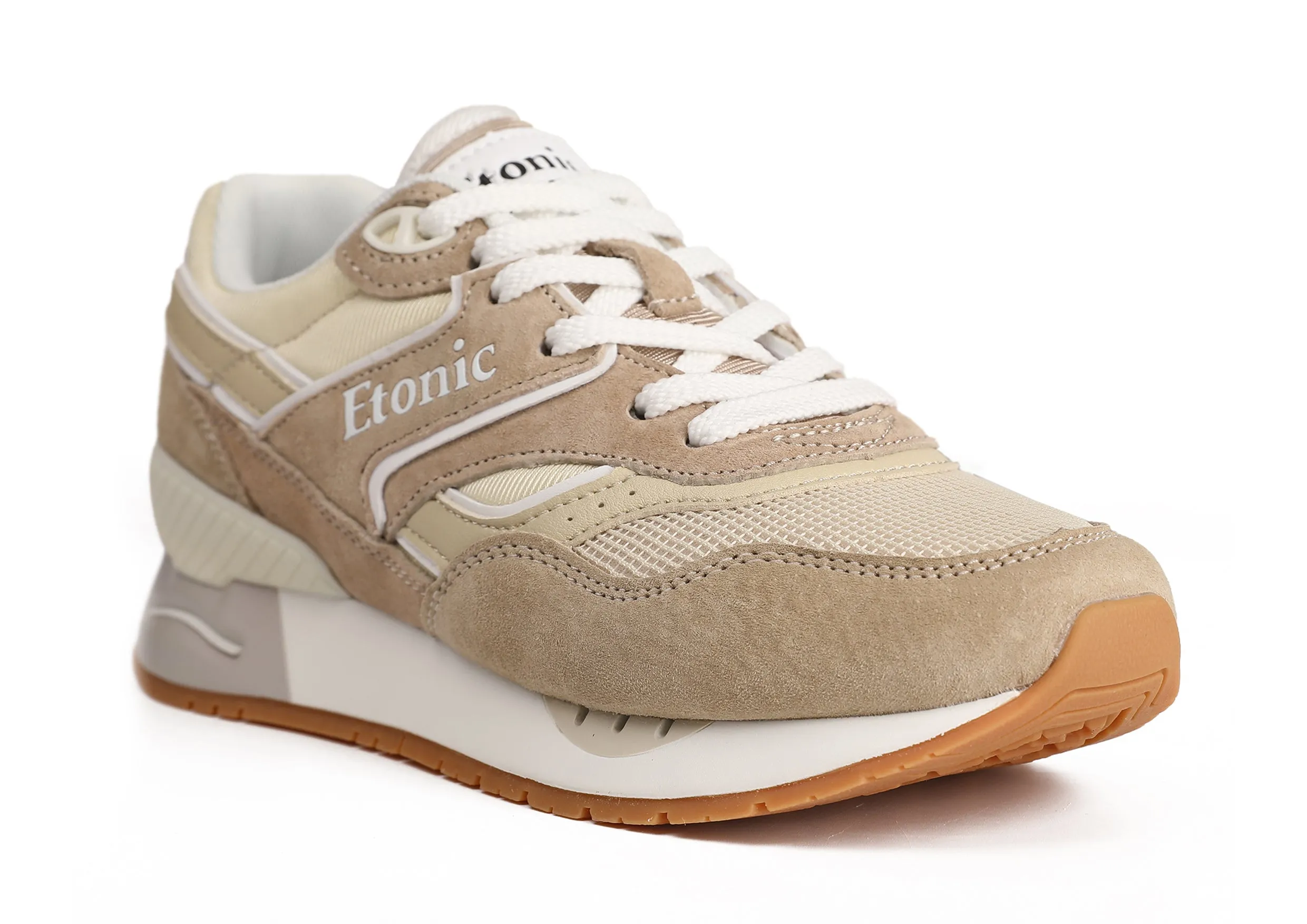 Etonic Stable Base sneakers in beige mesh fabric, dark beige suede with multi-layer beige leather inserts, white midsole and light honey bottom outsole.