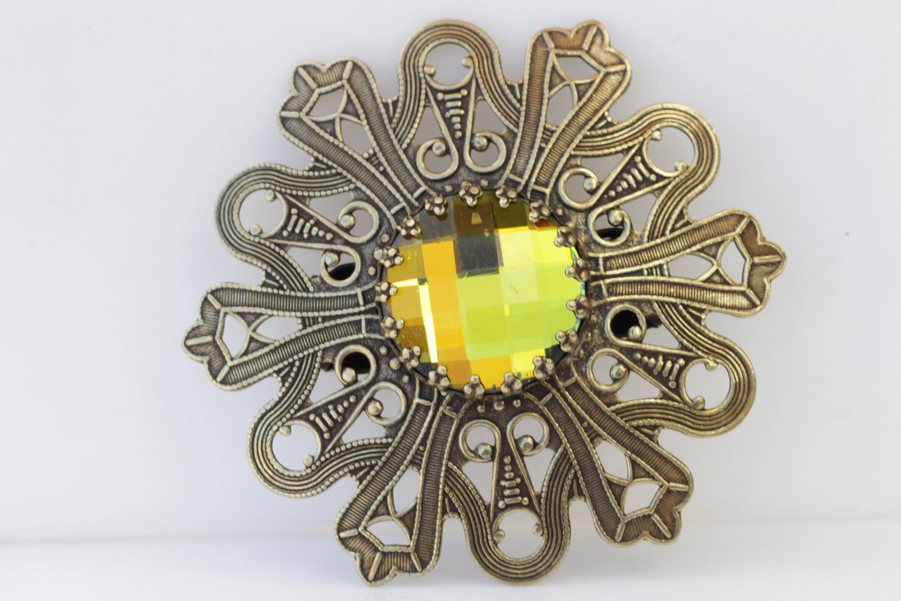 YELLOW GREEN BROOCH